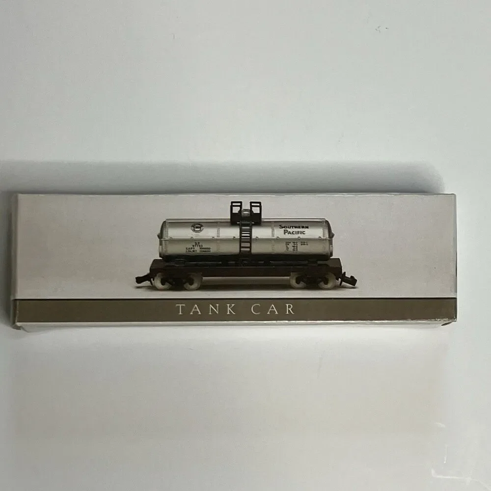 Southern Pacific RR Railroad N Scale Miniature Train Tank Car Diecast Silver